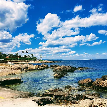 Apartamento Terraza Soleada, Centro 5 Min A Pie, Dos Playas A 150 Metros Apartman